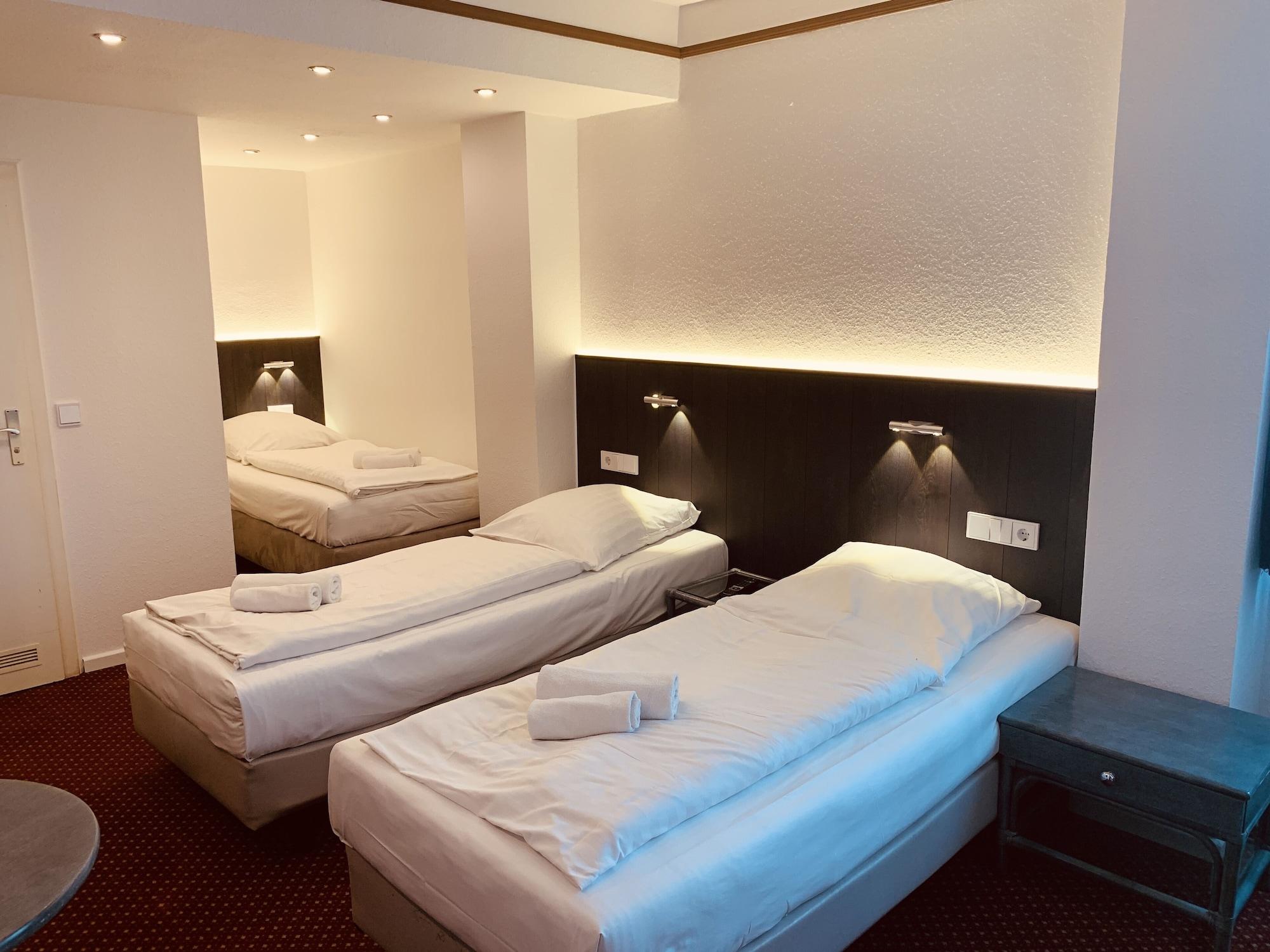 Hotel Kunibert Der Fiese Cologne Luaran gambar