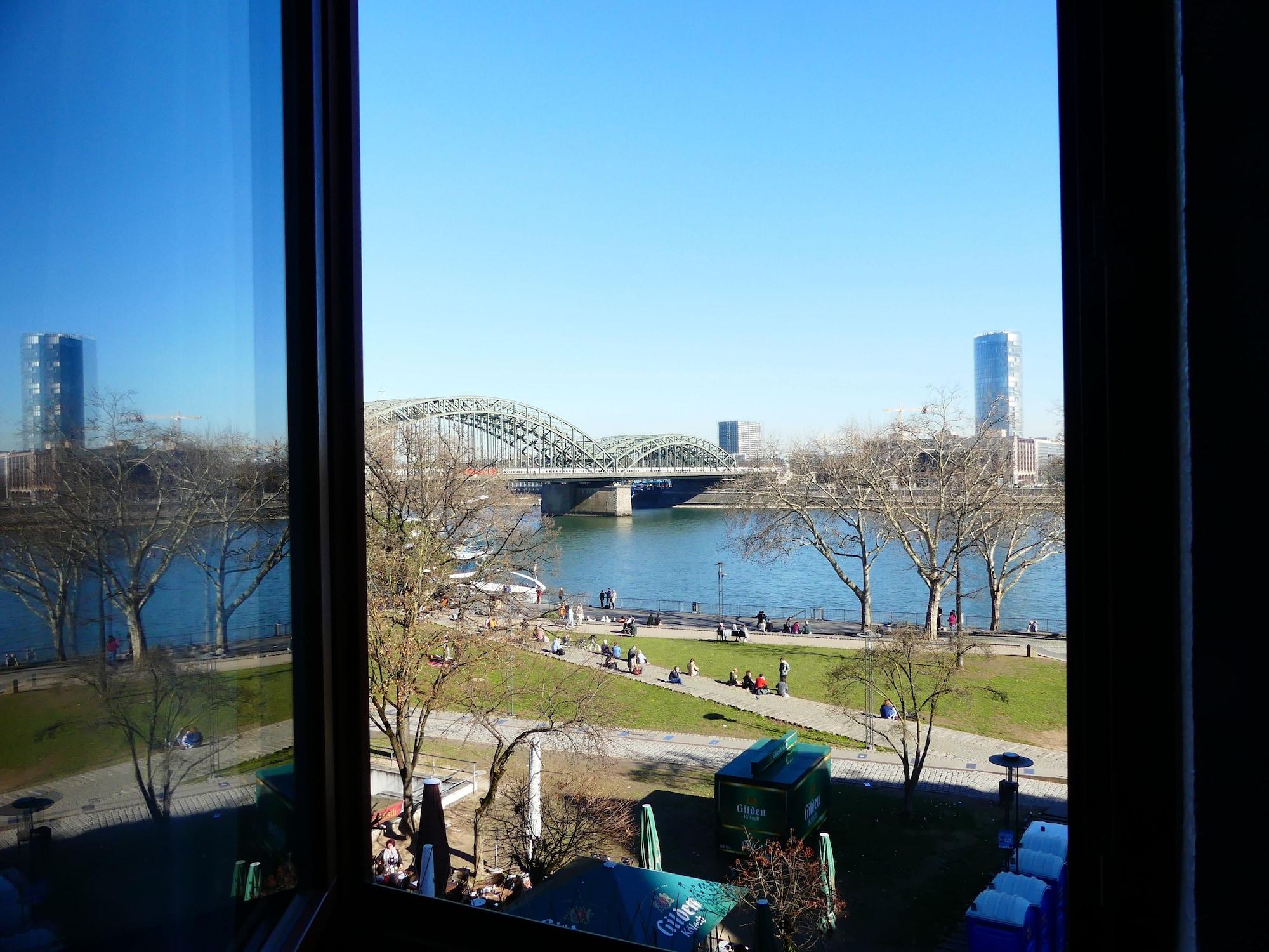 Hotel Kunibert Der Fiese Cologne Luaran gambar