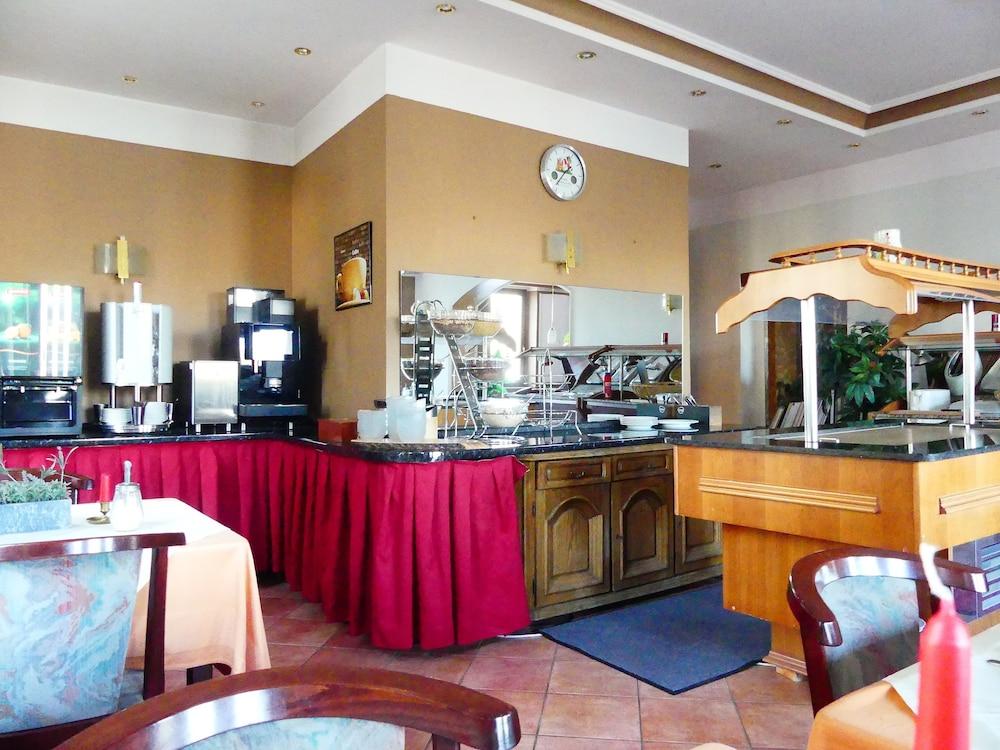 Hotel Kunibert Der Fiese Cologne Luaran gambar