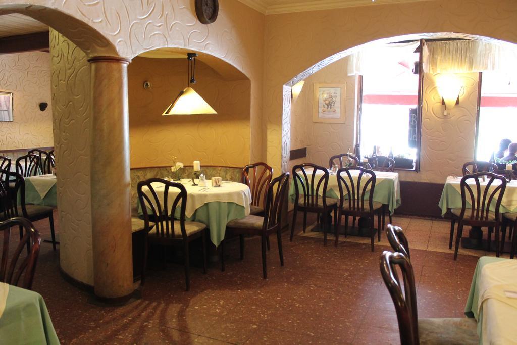 Hotel Kunibert Der Fiese Cologne Luaran gambar